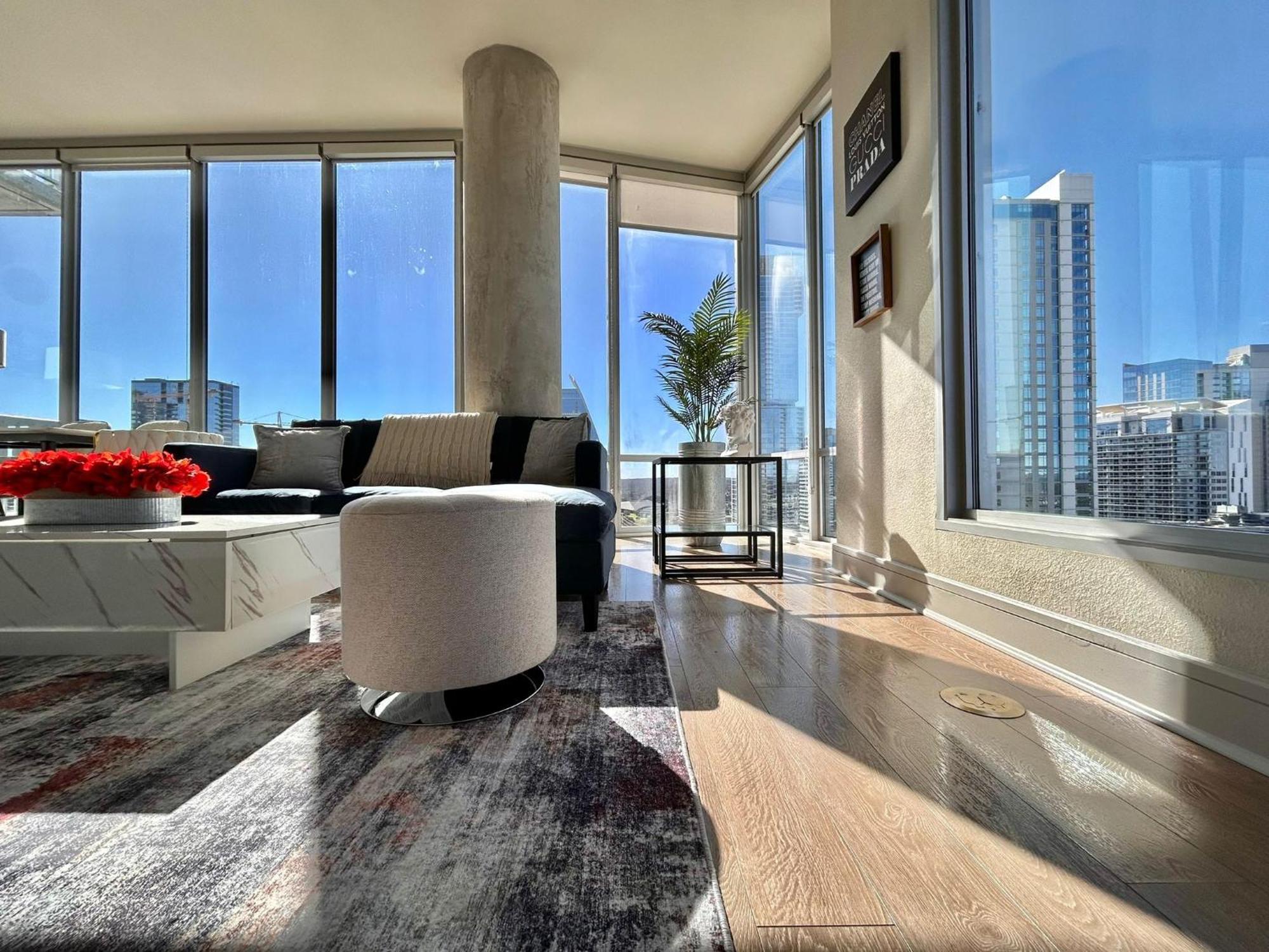 Indulge In Luxury Living 2 Bedroom Gem In The Heart Of Austin With Pool, Gym, And Breathtaking Views Extérieur photo
