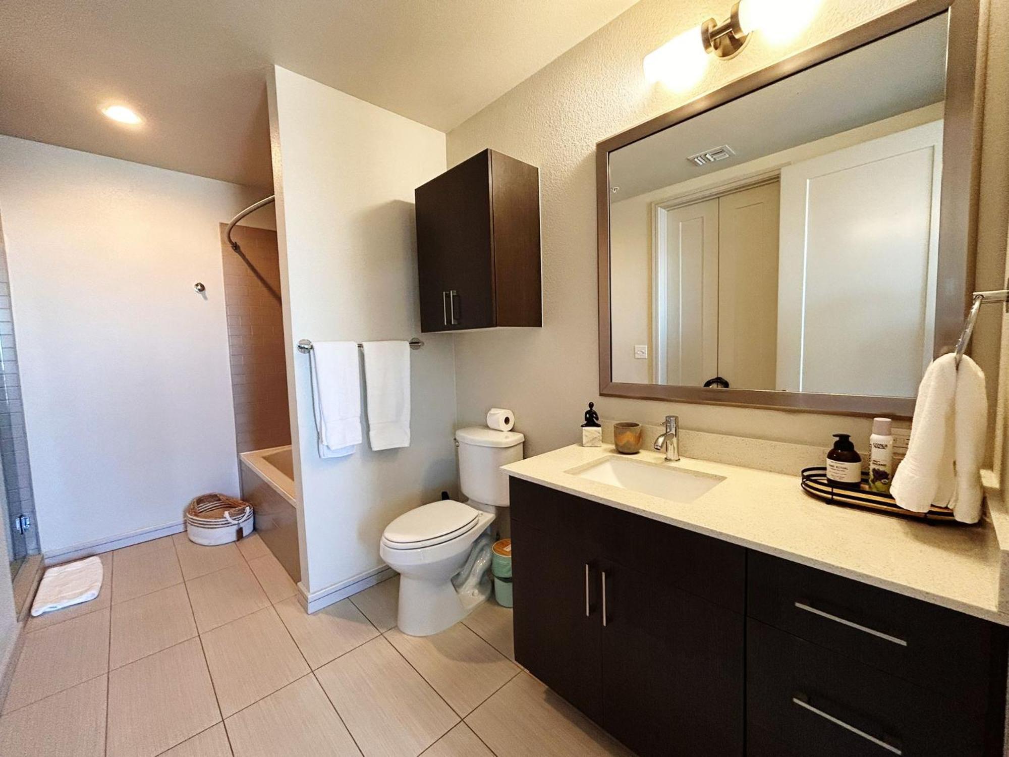 Indulge In Luxury Living 2 Bedroom Gem In The Heart Of Austin With Pool, Gym, And Breathtaking Views Extérieur photo